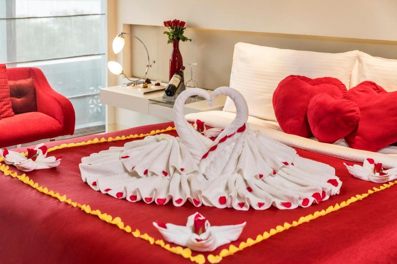 The Bellwood Suites Near Igi Airport New Delhi Bagian luar foto